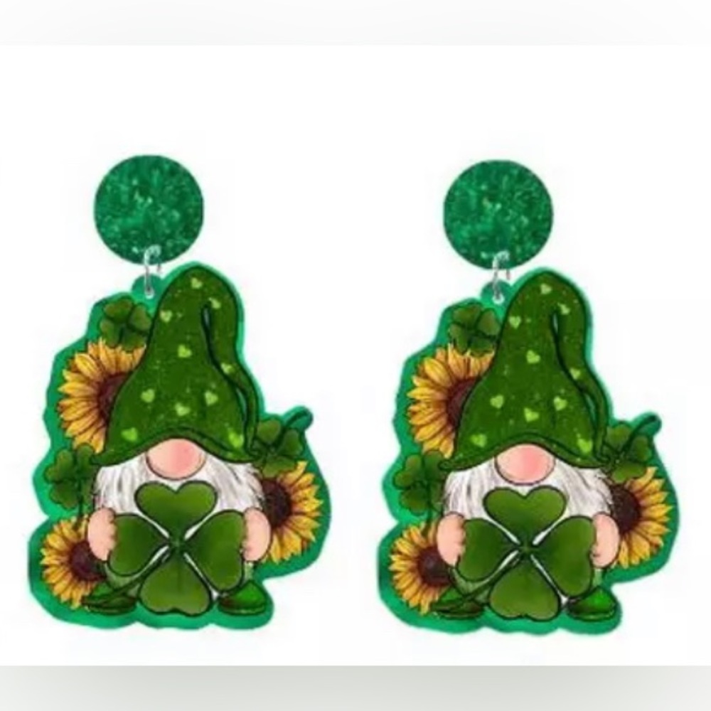 🍀✨ St Patrick’s Day Earrings